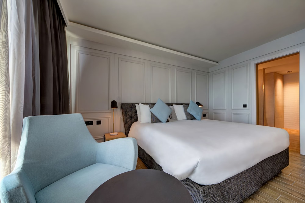 Land's End Boutique Hotel — Hotel rooms in Sliema, Malta Island