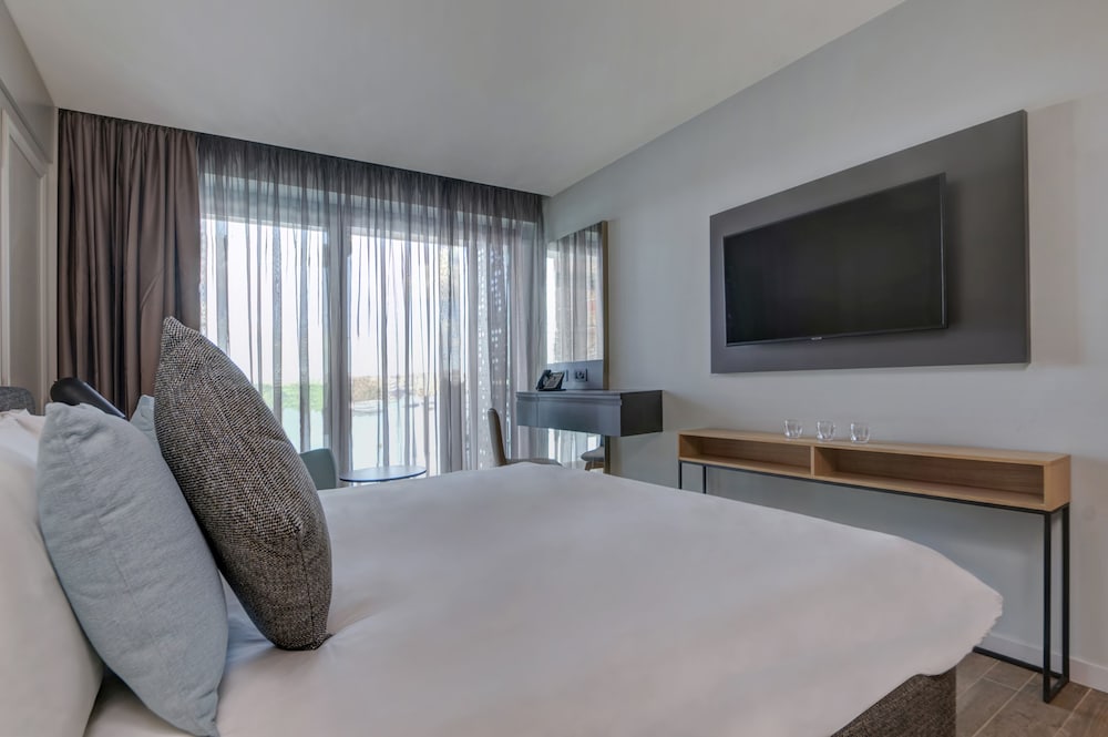 Land's End Boutique Hotel — Hotel rooms in Sliema, Malta Island