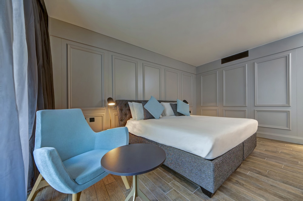Land's End Boutique Hotel — Hotel rooms in Sliema, Malta Island