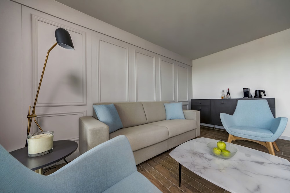 Land's End Boutique Hotel — Hotel rooms in Sliema, Malta Island