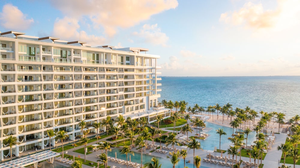 Garza Blanca Resort & Spa Cancun — Hotel building in Playa Mujeres, Quintana Roo
