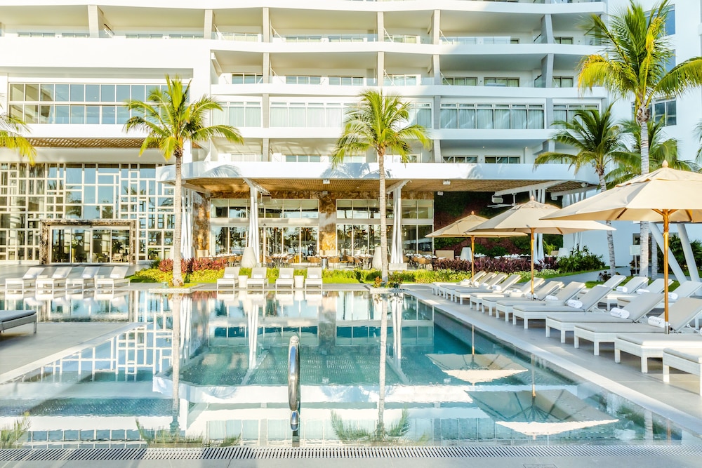 Garza Blanca Resort & Spa Cancun — Swimming pool in Playa Mujeres, Quintana Roo