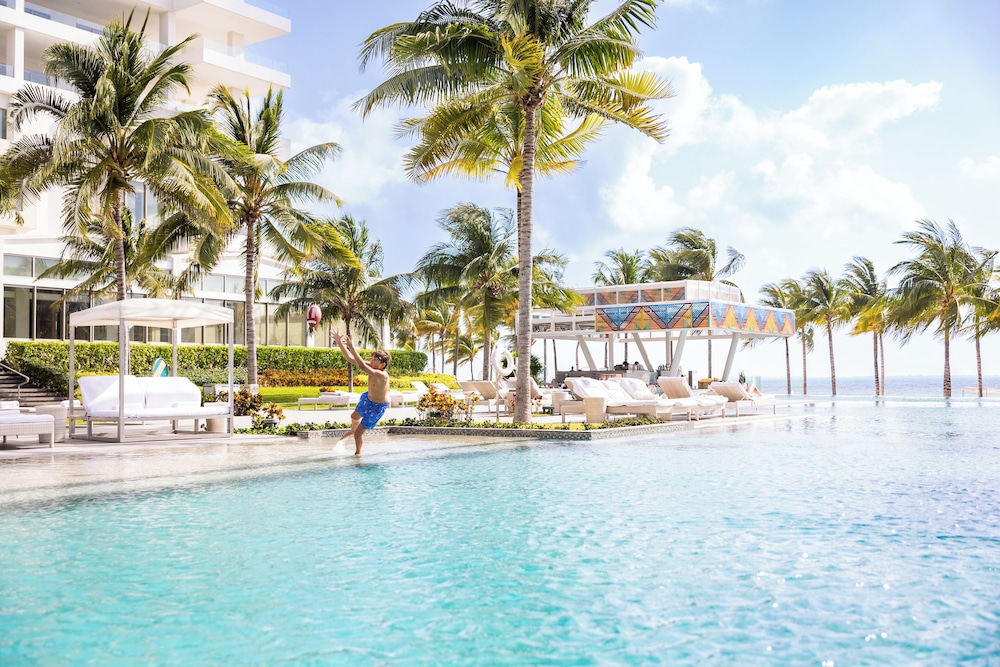 Garza Blanca Resort & Spa Cancun — Swimming pool in Playa Mujeres, Quintana Roo