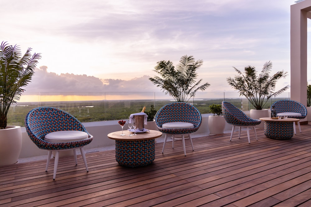 Garza Blanca Resort & Spa Cancun — Restaurant & bars in Playa Mujeres, Quintana Roo