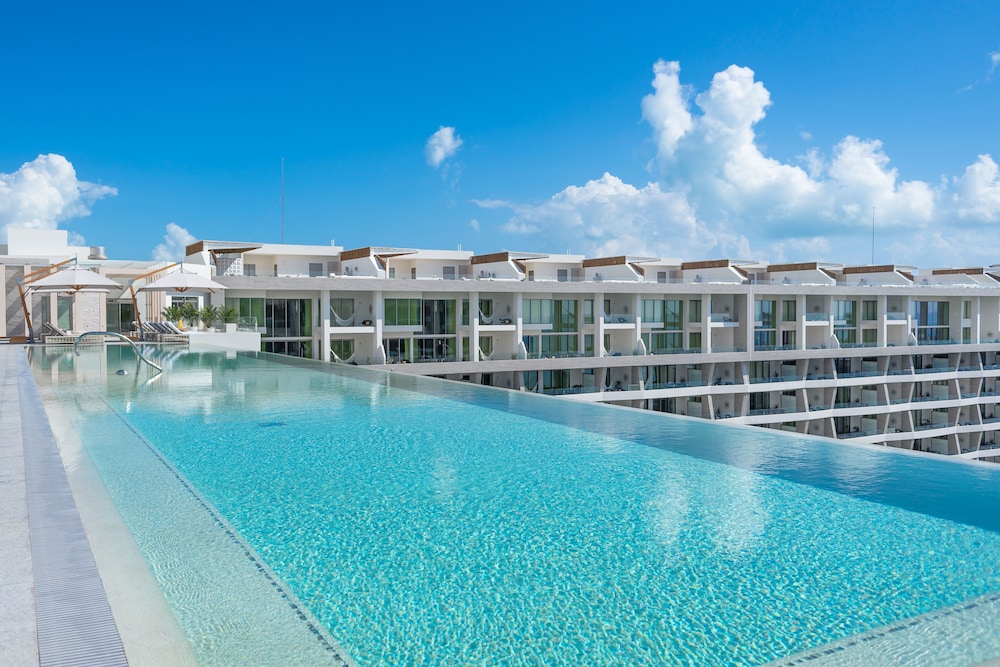 Garza Blanca Resort & Spa Cancun — Swimming pool in Playa Mujeres, Quintana Roo