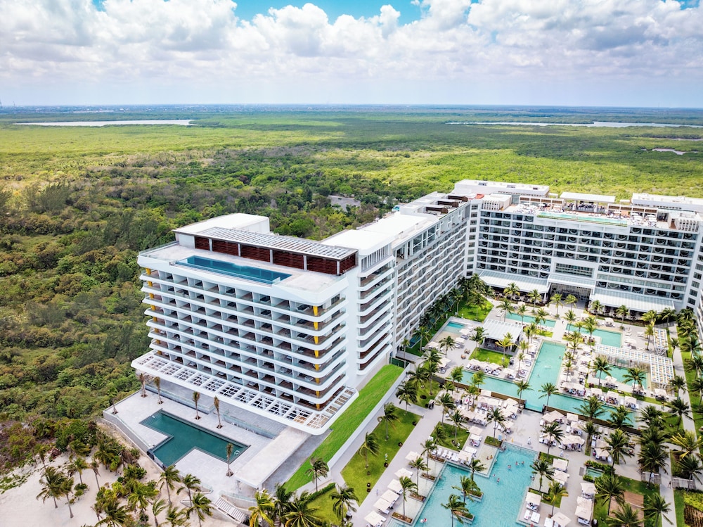 Garza Blanca Resort & Spa Cancun — Hotel building in Playa Mujeres, Quintana Roo