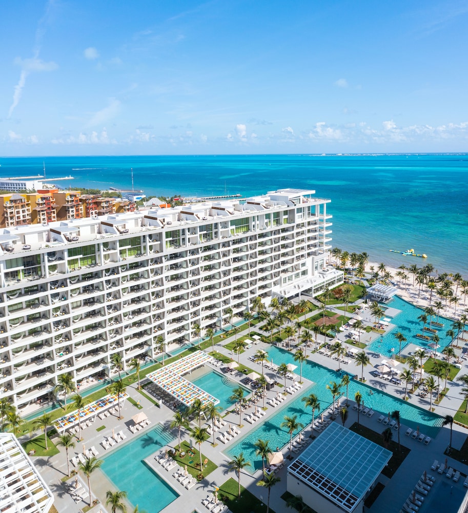 Garza Blanca Resort & Spa Cancun — Hotel building in Playa Mujeres, Quintana Roo