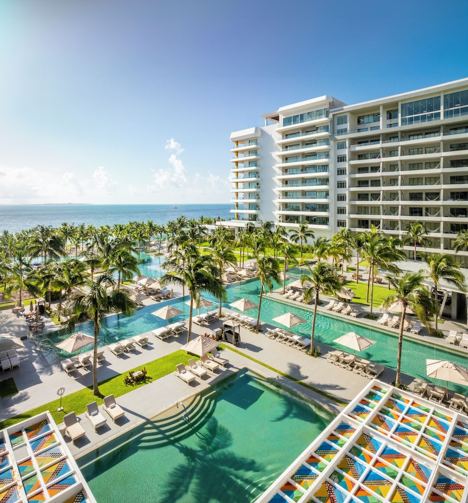 Garza Blanca Resort & Spa Cancun — Swimming pool in Playa Mujeres, Quintana Roo
