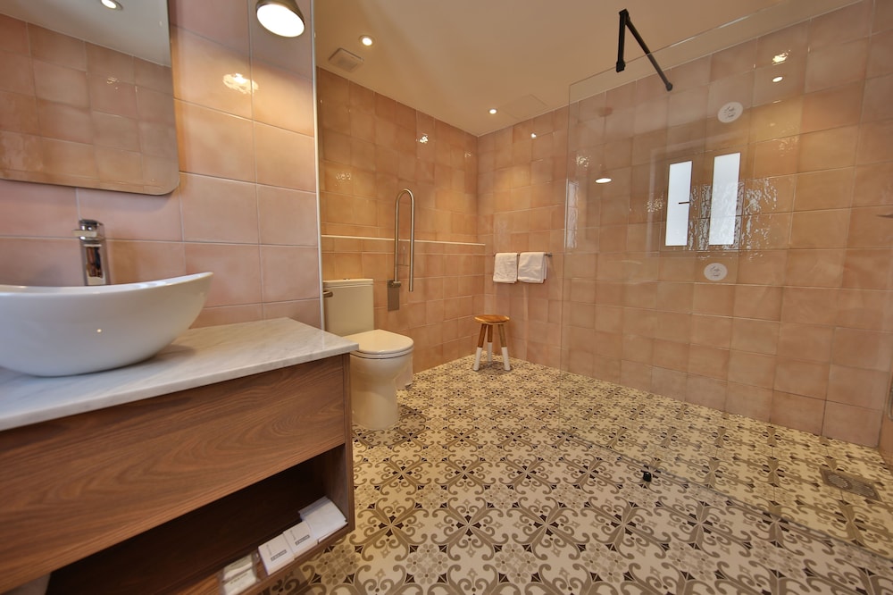 Lady Todd — Hotel rooms in Sliema, Malta Island
