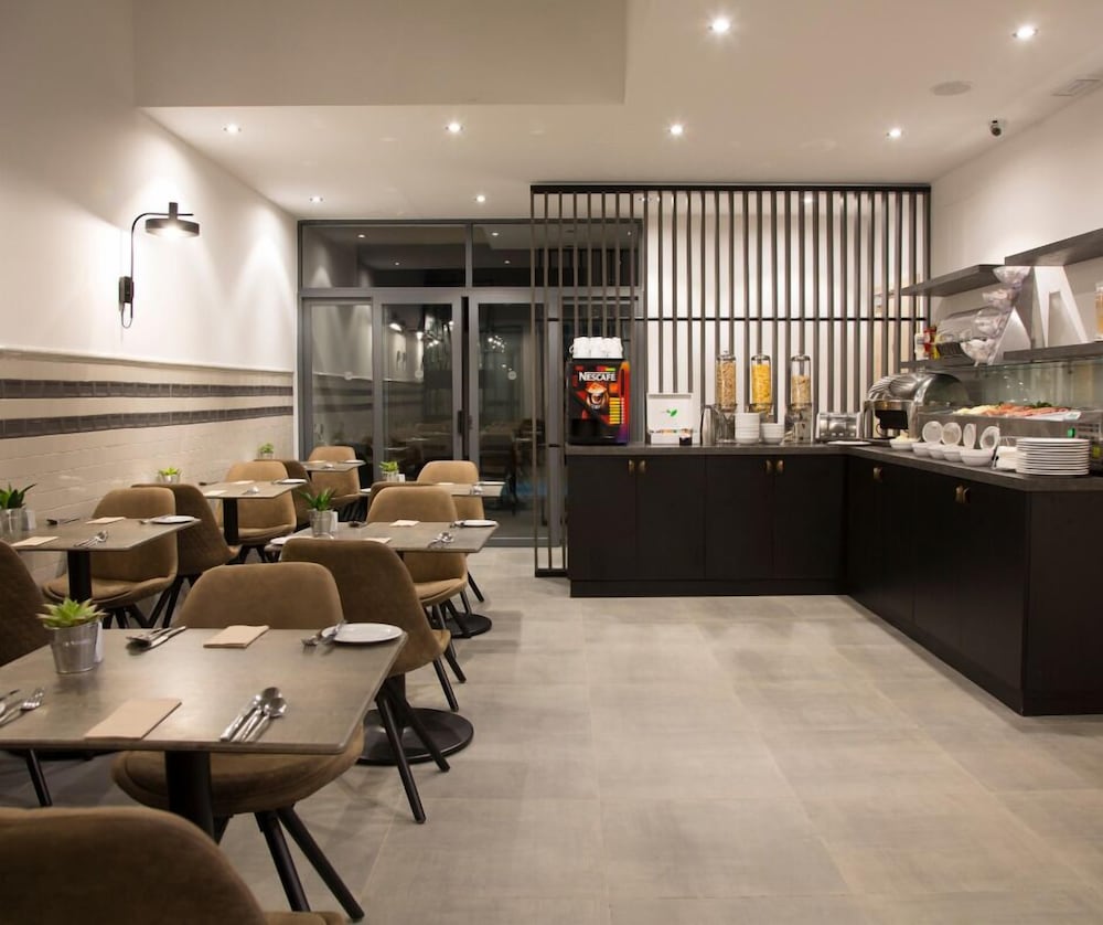 Lady Todd — Restaurant & bars in Sliema, Malta Island