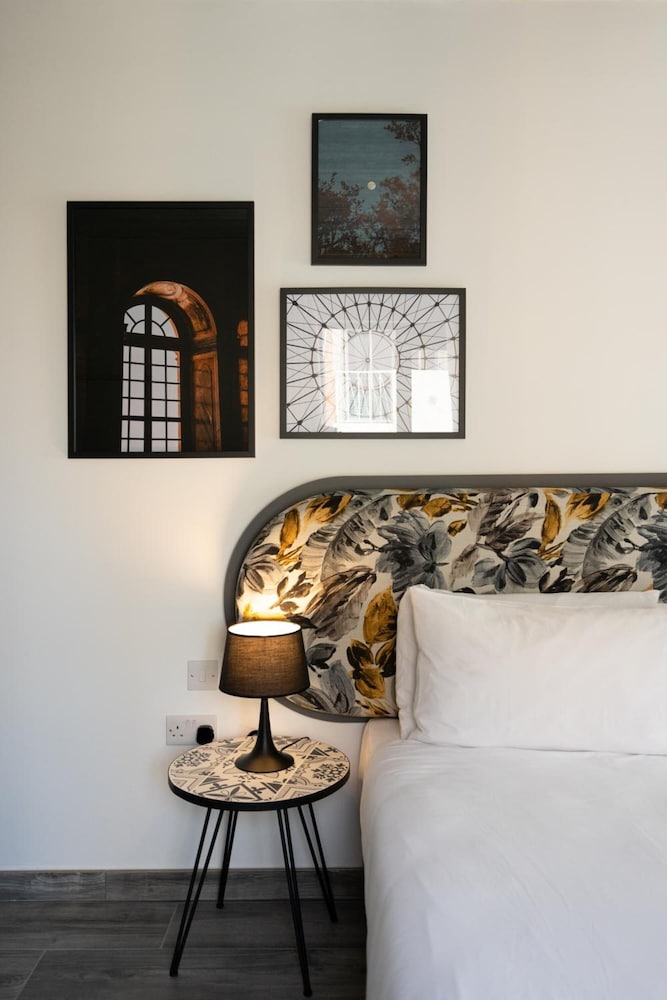 Lady Todd — Hotel rooms in Sliema, Malta Island