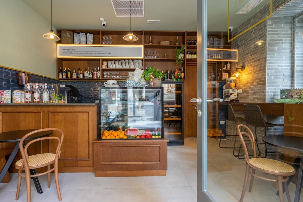 Lady Todd — Restaurant & bars in Sliema, Malta Island