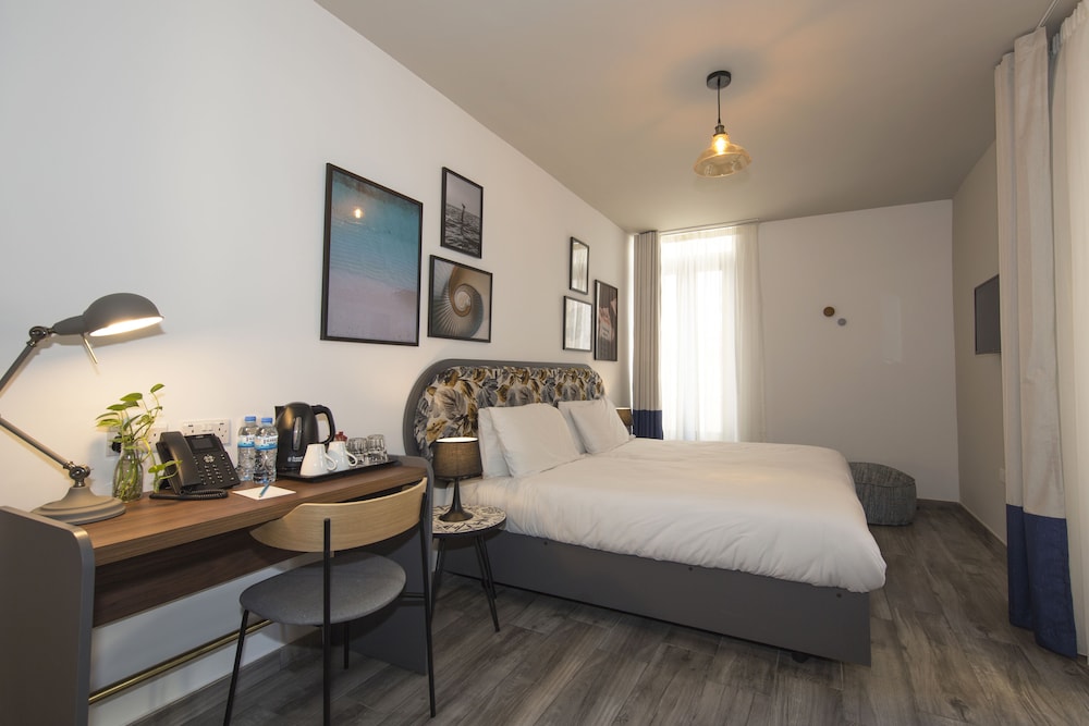 Lady Todd — Hotel rooms in Sliema, Malta Island