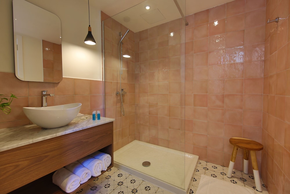 Lady Todd — Hotel rooms in Sliema, Malta Island