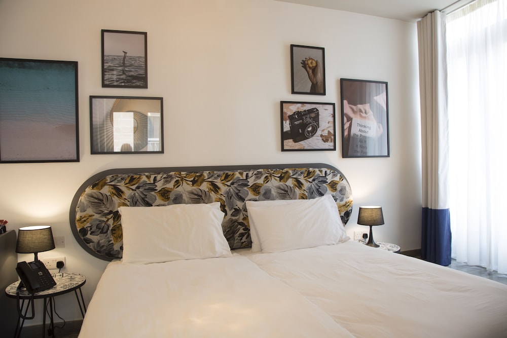 Lady Todd — Hotel rooms in Sliema, Malta Island