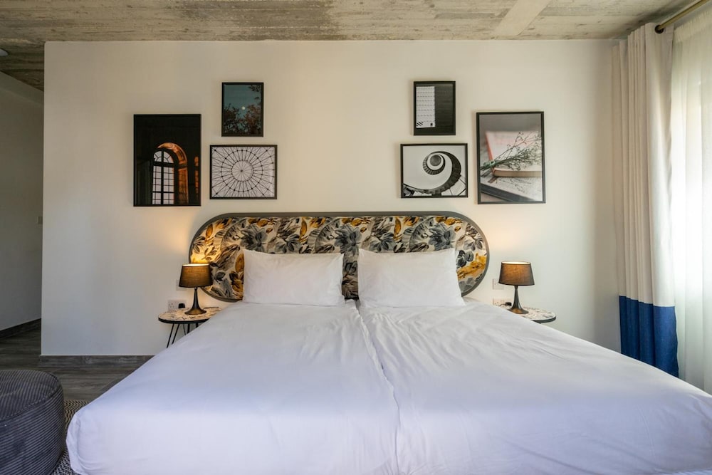 Lady Todd — Hotel rooms in Sliema, Malta Island