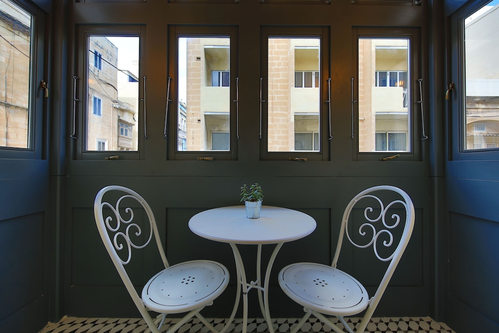 Lady Todd — Restaurant & bars in Sliema, Malta Island