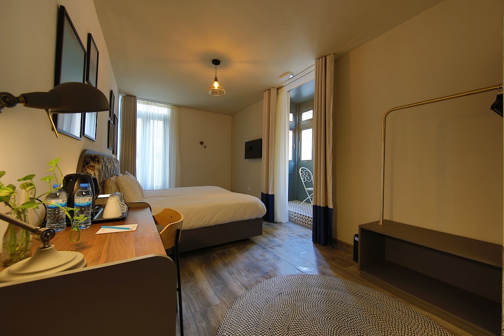 Lady Todd — Hotel rooms in Sliema, Malta Island