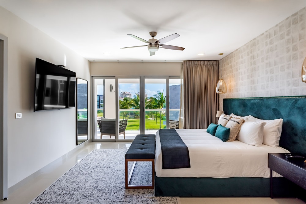Mareazul Beach Condos Playa Del Carmen — Hotel rooms in Playa del Carmen, Quintana Roo