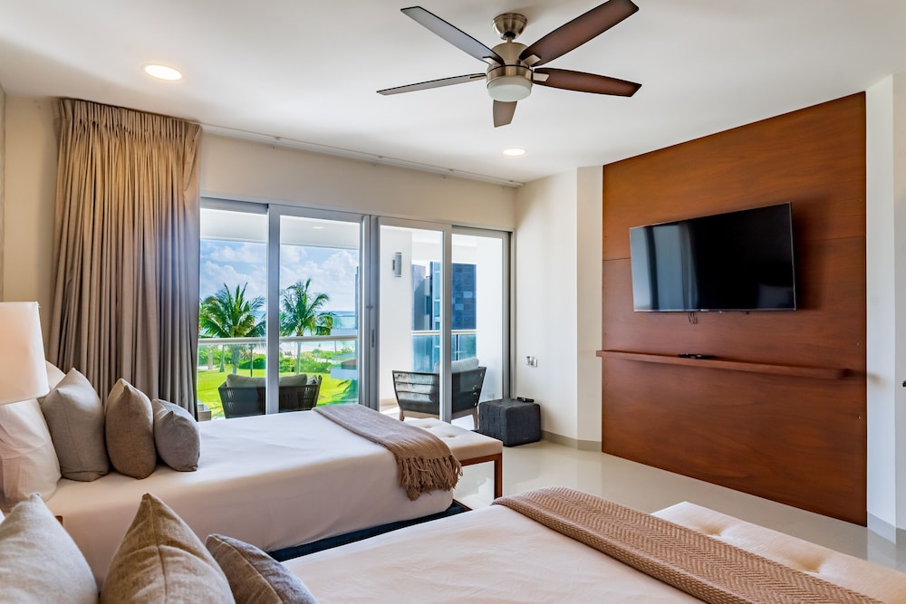 Mareazul Beach Condos Playa Del Carmen — Hotel rooms in Playa del Carmen, Quintana Roo
