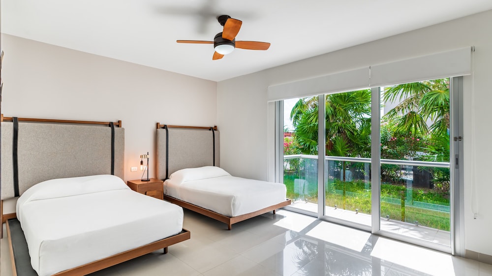 Mareazul Beach Condos Playa Del Carmen — Hotel rooms in Playa del Carmen, Quintana Roo