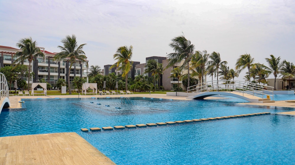 Mareazul Beach Condos Playa Del Carmen — Swimming pool in Playa del Carmen, Quintana Roo