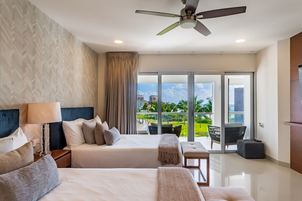 Mareazul Beach Condos Playa Del Carmen — Hotel rooms in Playa del Carmen, Quintana Roo