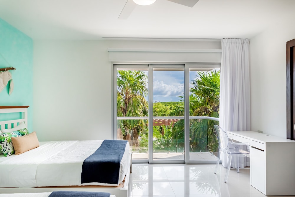 Mareazul Beach Condos Playa Del Carmen — Hotel rooms in Playa del Carmen, Quintana Roo