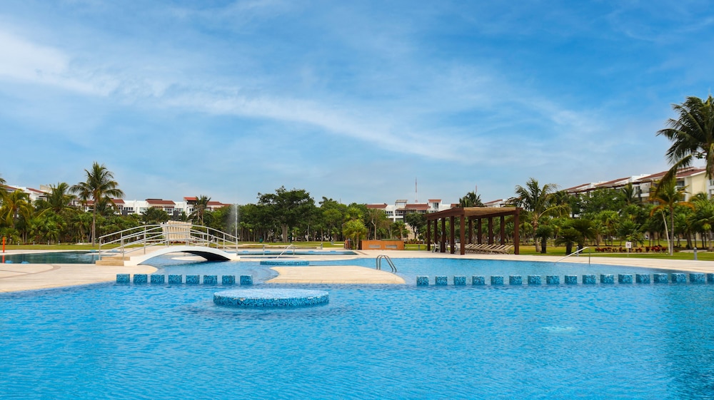 Mareazul Beach Condos Playa Del Carmen — Swimming pool in Playa del Carmen, Quintana Roo