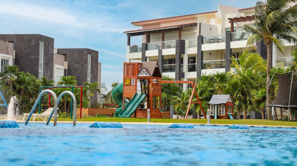 Mareazul Beach Condos Playa Del Carmen — Attractions for children in Playa del Carmen, Quintana Roo