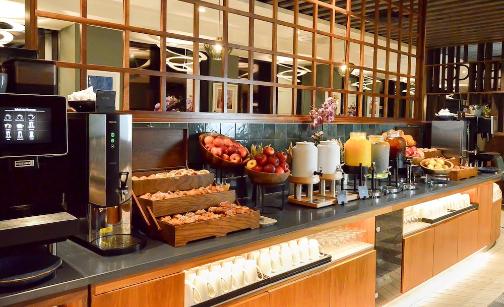 Travelodge PLUS Dublin City Centre — Restaurant & bars in Dublin, Dublin City