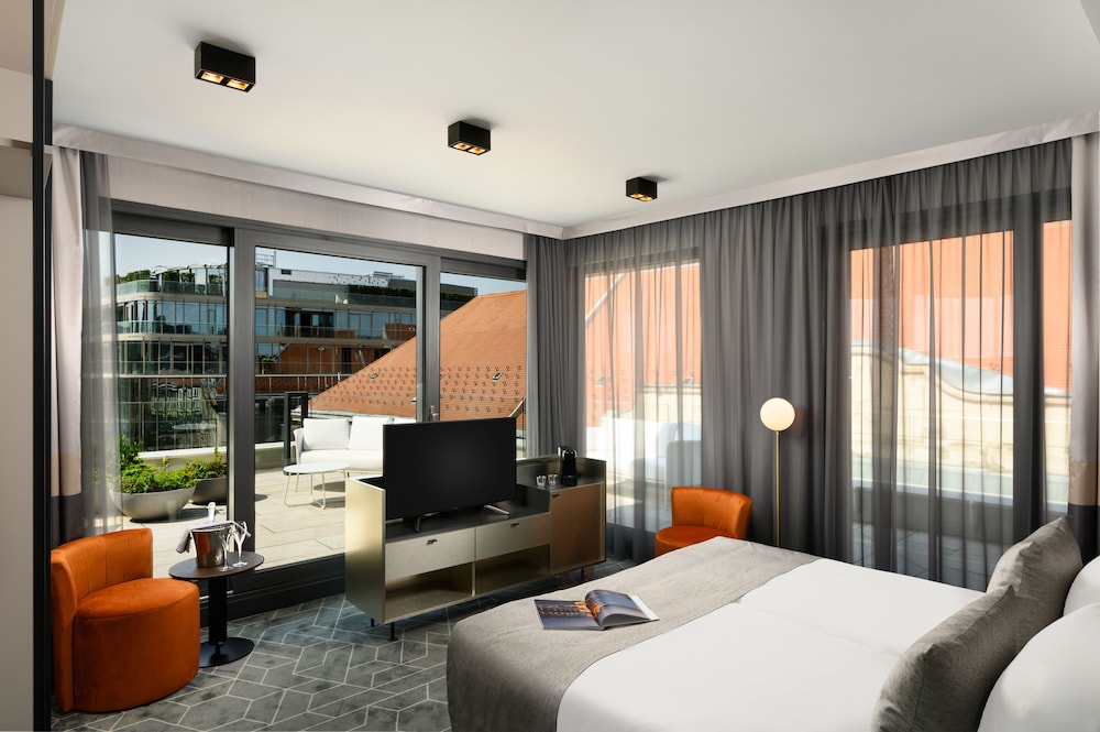 Emerald Hotel - zdjęcie 2