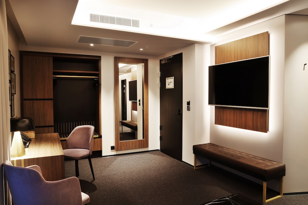 Hotel Reykjavik Saga — Hotel rooms in Reykjavik, Capital Region