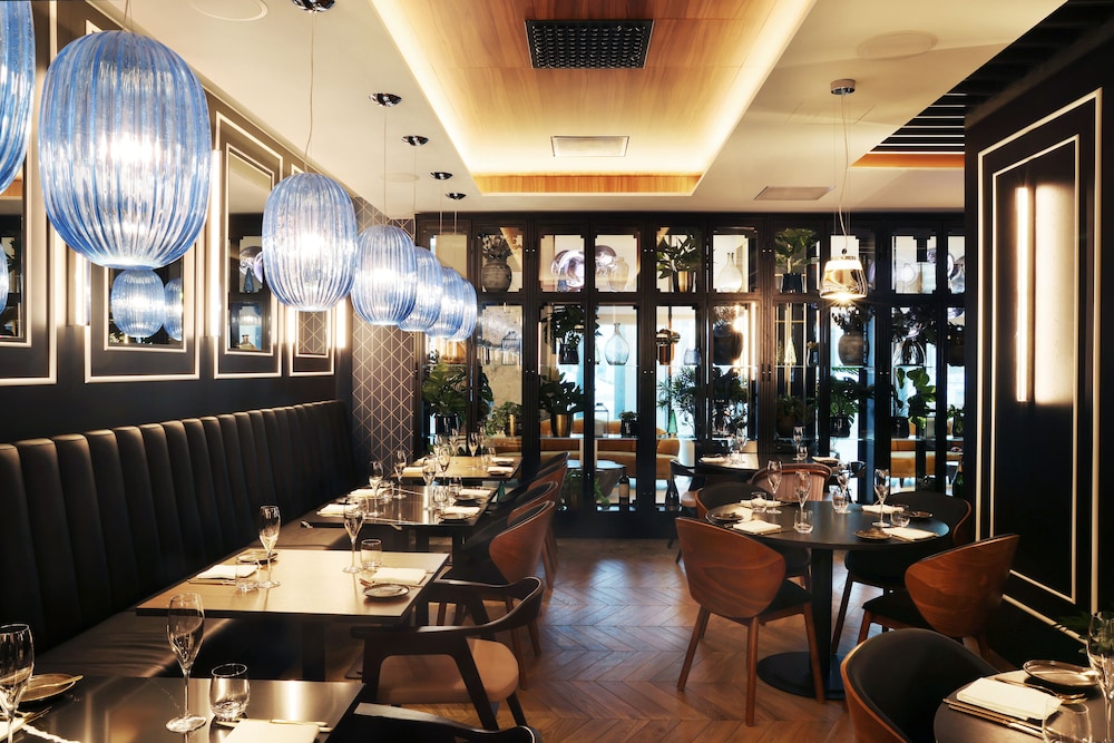 Hotel Reykjavik Saga — Restaurant & bars in Reykjavik, Capital Region