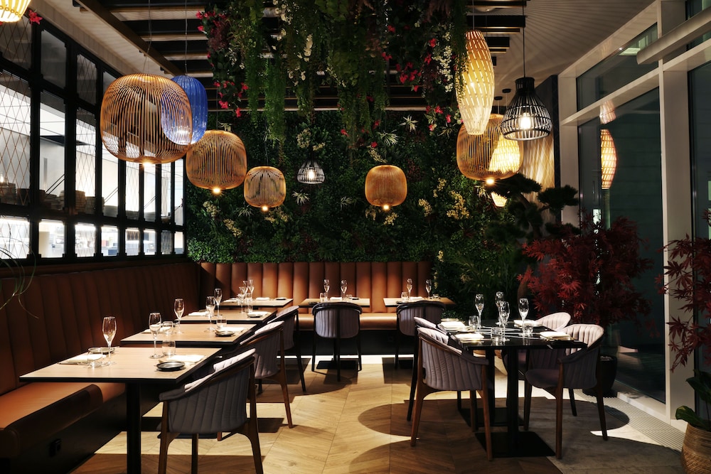 Hotel Reykjavik Saga — Restaurant & bars in Reykjavik, Capital Region