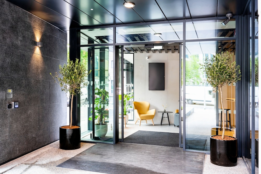 Staycity Aparthotels, Dublin, City Quay — Hotel building in Dublin, Dublin City