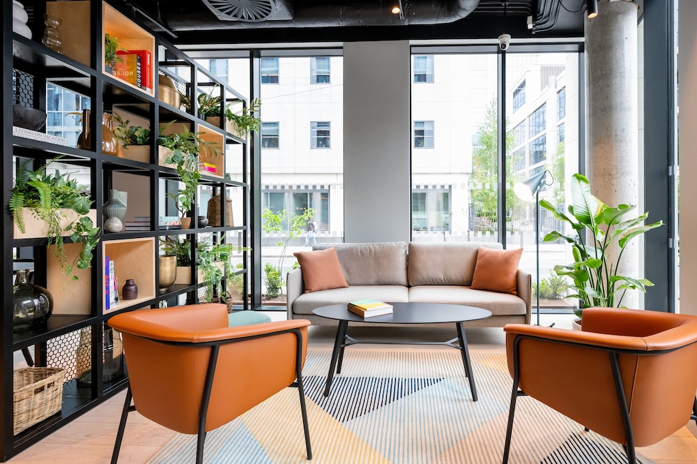 Staycity Aparthotels, Dublin, City Quay — Hotel building in Dublin, Dublin City