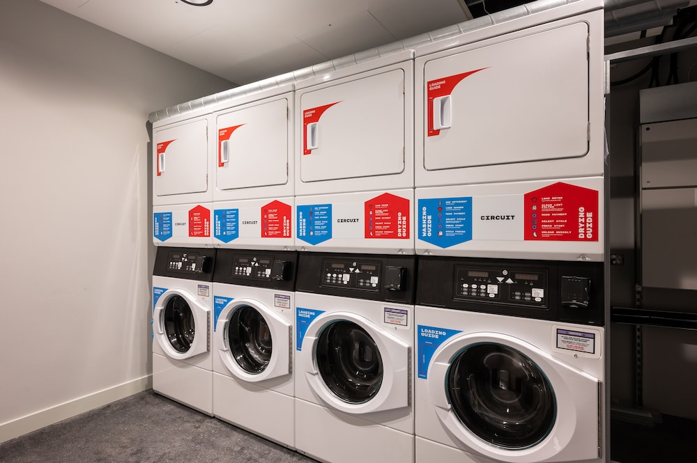 Staycity Aparthotels, Dublin, City Quay — Hotel building in Dublin, Dublin City