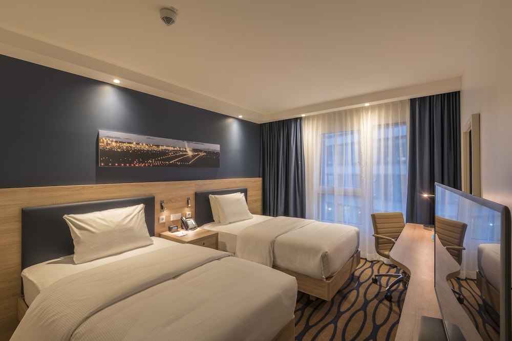 Hampton by Hilton Munich City North — Hotel rooms in Munich, Bavaria