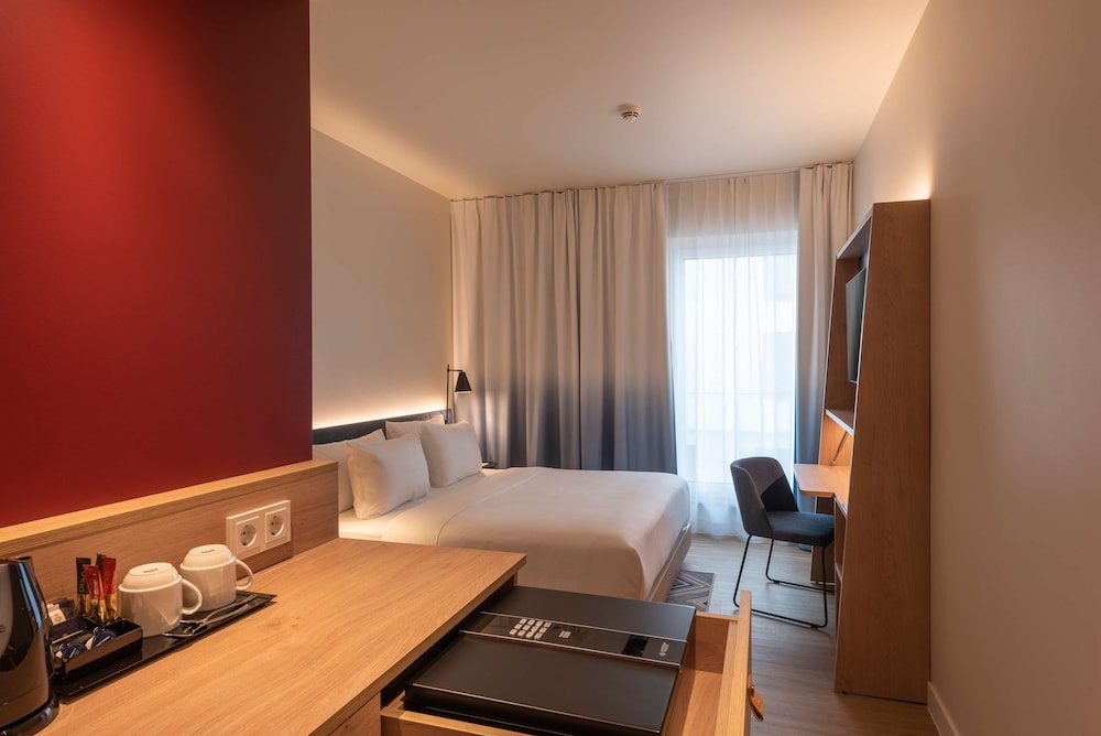 Hampton by Hilton Munich City North — Hotel rooms in Munich, Bavaria
