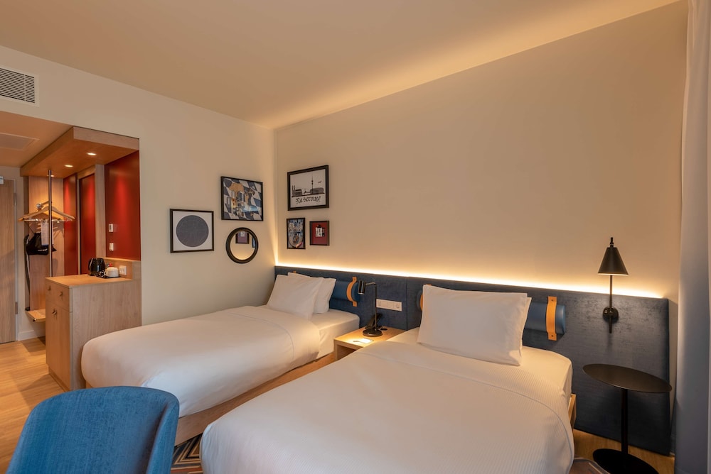 Hampton by Hilton Munich City North — Hotel rooms in Munich, Bavaria
