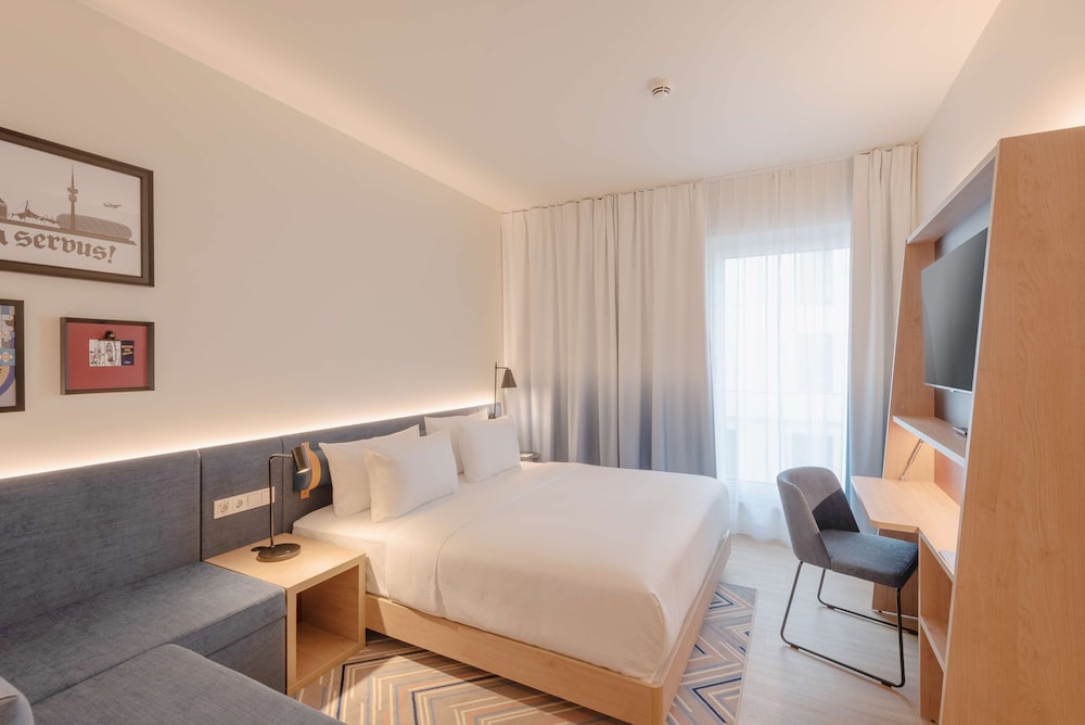 Hampton by Hilton Munich City North — Hotel rooms in Munich, Bavaria