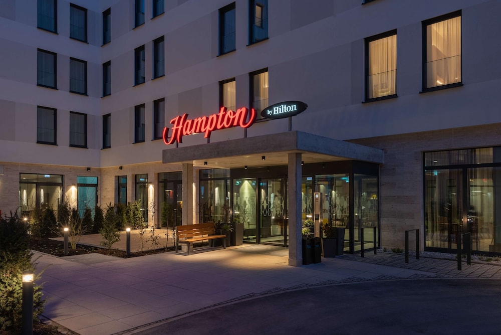 Hampton by Hilton Munich City North — Hotel building in Munich, Bavaria