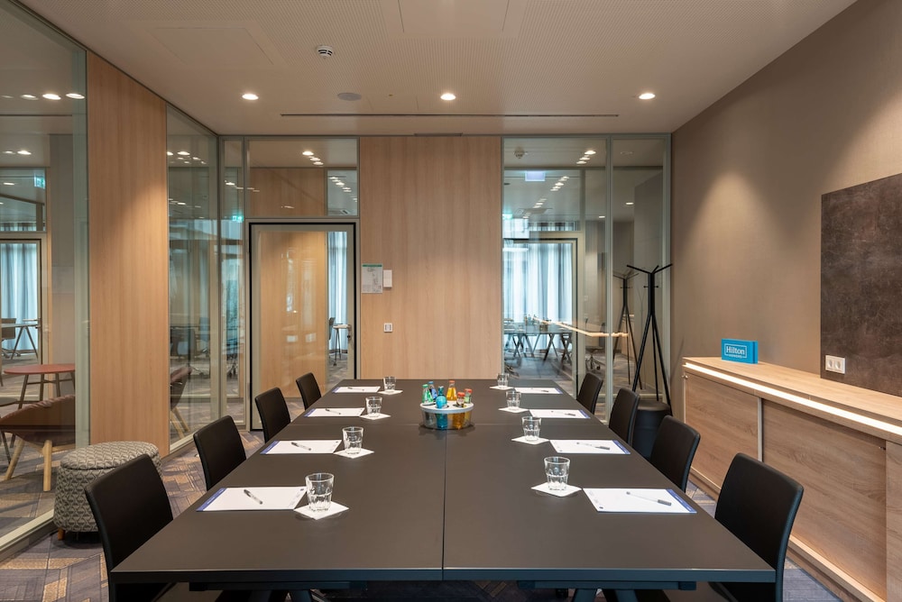 Hampton by Hilton Munich City North — Hotel building in Munich, Bavaria