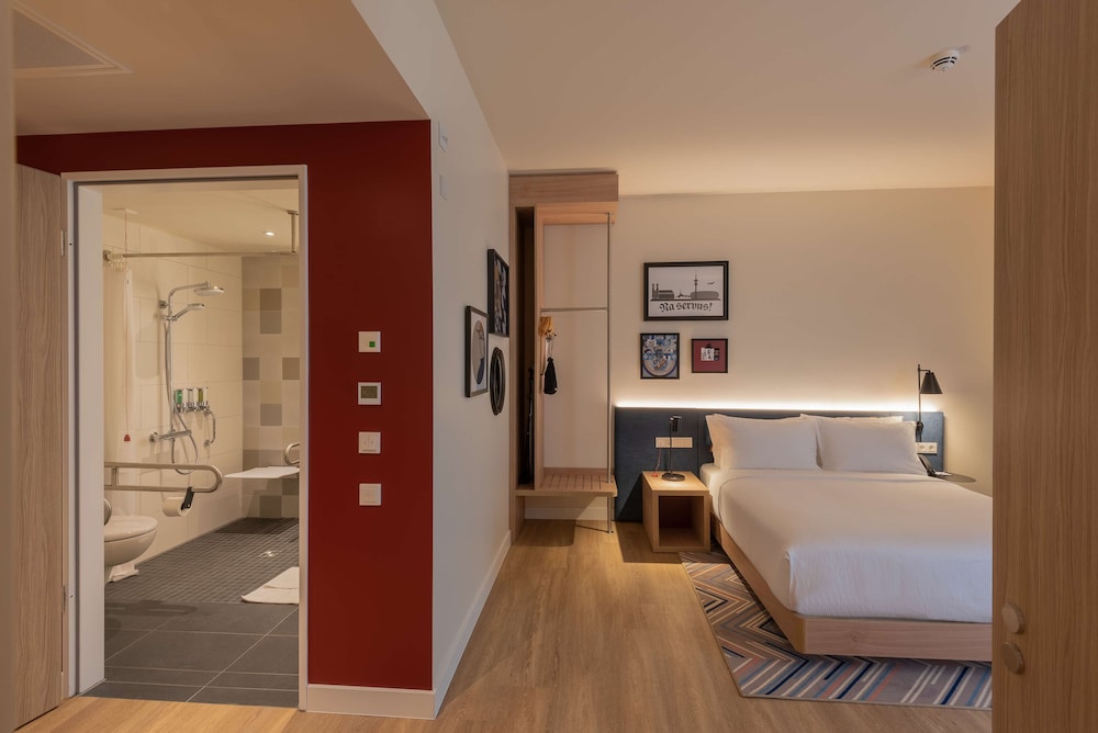 Hampton by Hilton Munich City North — Hotel rooms in Munich, Bavaria