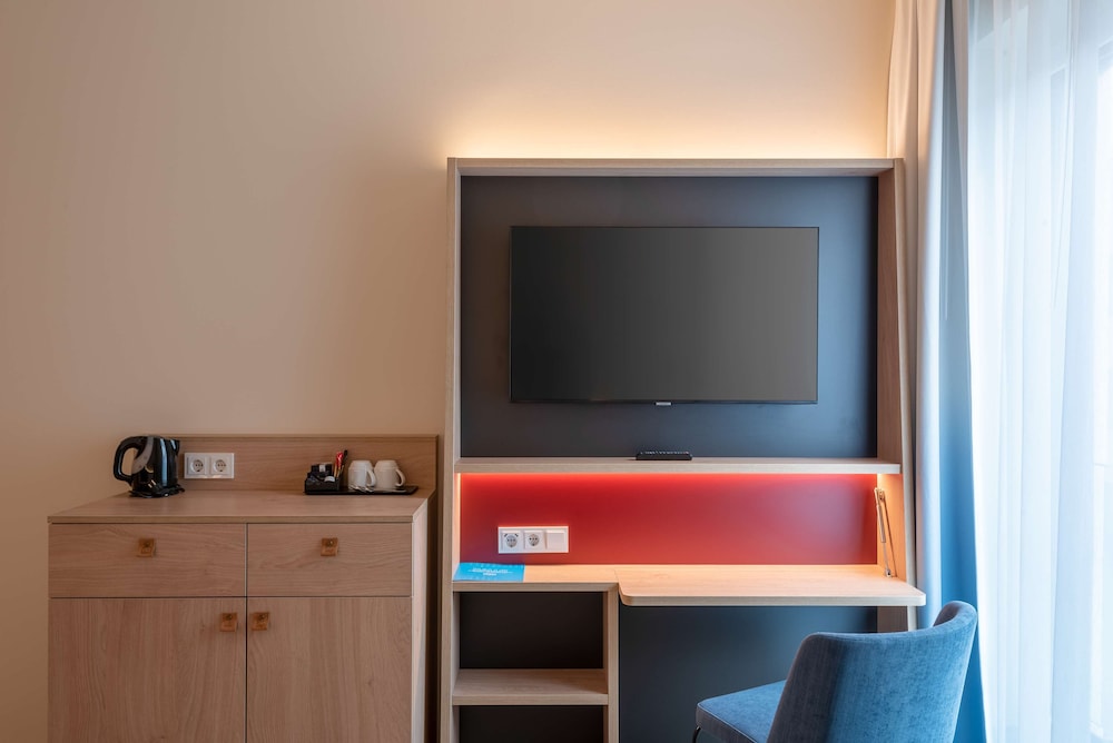Hampton by Hilton Munich City North — Hotel rooms in Munich, Bavaria