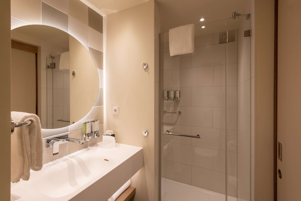 Hampton by Hilton Munich City North — Hotel rooms in Munich, Bavaria