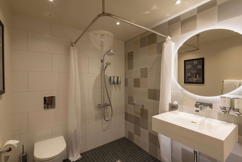 Hampton by Hilton Munich City North — Hotel rooms in Munich, Bavaria