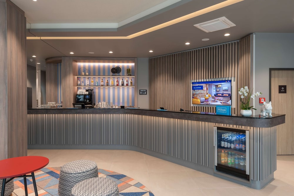 Hampton by Hilton Munich City North — Restaurant & bars in Munich, Bavaria