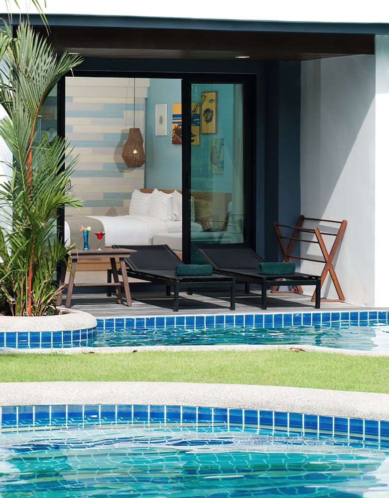 Holiday Ao Nang Beach Resort Krabi — Swimming pool in Ao Nang, Krabi